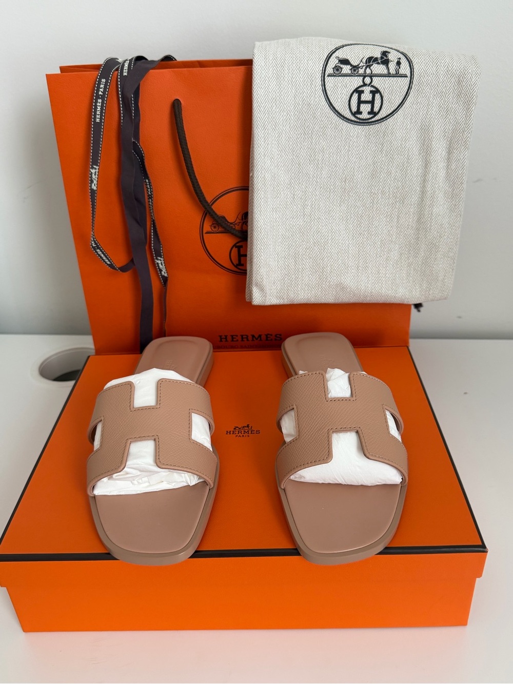 Hermes Oran Sandals in Beige Perlino 6.5 - Picture 4 of 10